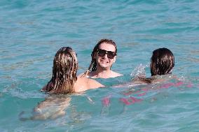 Heidi Klum And Tom Kaulitz Beachside - St Barths