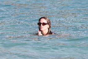 Heidi Klum And Tom Kaulitz Beachside - St Barths