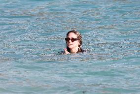 Heidi Klum And Tom Kaulitz Beachside - St Barths