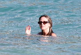 Heidi Klum And Tom Kaulitz Beachside - St Barths
