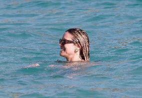 Heidi Klum And Tom Kaulitz Beachside - St Barths