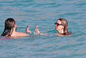 Heidi Klum And Tom Kaulitz Beachside - St Barths