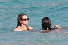 Heidi Klum And Tom Kaulitz Beachside - St Barths