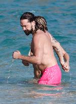 Heidi Klum And Tom Kaulitz Beachside - St Barths