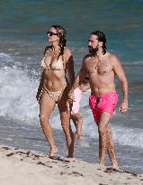 Heidi Klum And Tom Kaulitz Beachside - St Barths
