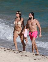 Heidi Klum And Tom Kaulitz Beachside - St Barths