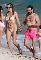 Heidi Klum And Tom Kaulitz Beachside - St Barths
