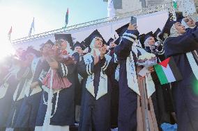 Gazas New Doctors Graduate