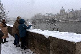 Paris Under The Snow - Paris