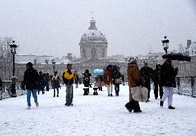 Paris Under The Snow - Paris