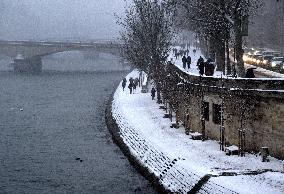Paris Under The Snow - Paris