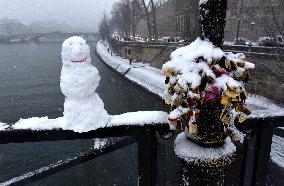 Paris Under The Snow - Paris