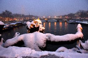 Paris Under The Snow - Paris