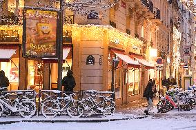 Paris Under The Snow - Paris