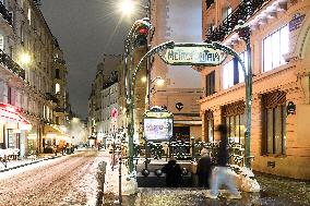 Paris Under The Snow - Paris