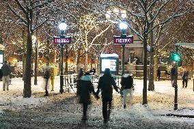 Paris Under The Snow - Paris