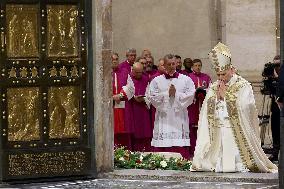 Pope Leo XIV Closes the Holy Door of St. Peter's Basilica - Vatican