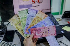 Currency Trading Begins In Idlib - Syria