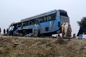 1 Dead and 8 Injured in Bus Attack - Pakistan