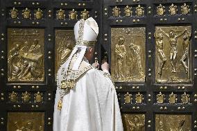 Pope Leo XIV Closes the Holy Door of St Peter s Basilica - Vatican