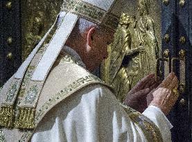 Pope Leo XIV Closes the Holy Door of St. Peter's Basilica - Vatican