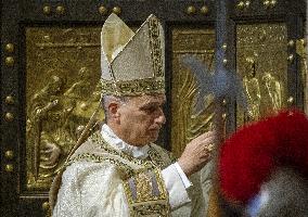 Pope Leo XIV Closes the Holy Door of St. Peter's Basilica - Vatican