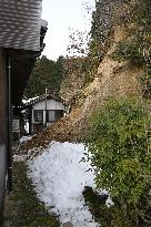 Strong quakes hit western Japan