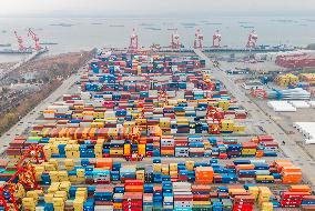 Yangtze River Mainline Ports Cargo Throughput