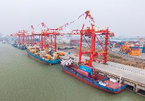 Yangtze River Mainline Ports Cargo Throughput