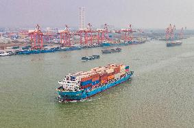 Yangtze River Mainline Ports Cargo Throughput