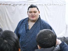 Sumo: Ring-entering ceremony at Tokyo shrine