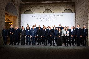 Coalition of the Willing Summit - Family Photo - Paris