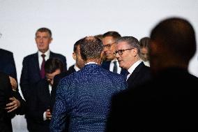 Coalition of the Willing Summit - Family Photo - Paris