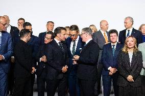 Coalition of the Willing Summit - Family Photo - Paris