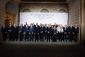 Coalition of the Willing Summit - Family Photo - Paris