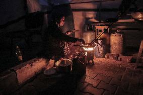 Displaced Palestinians at Gaza Seaport