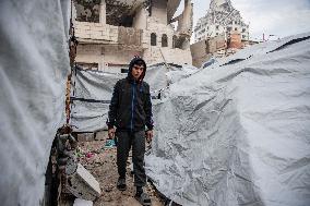 Displaced Palestinians at Gaza Seaport