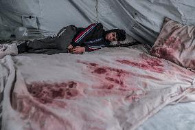 Displaced Palestinians at Gaza Seaport