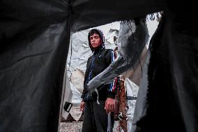 Displaced Palestinians at Gaza Seaport