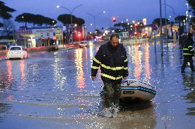 Heavy Rain Causes Red Alert For Aniene River - Rome