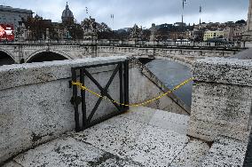 Tiber Banks Closed Due To Flooding - Rome