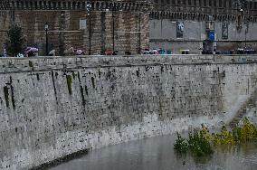 Tiber Banks Closed Due To Flooding - Rome