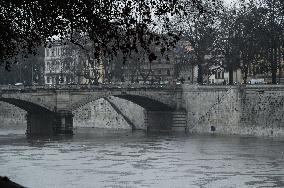 Tiber Banks Closed Due To Flooding - Rome