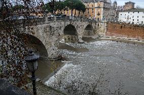 Tiber Banks Closed Due To Flooding - Rome