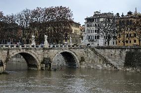 Tiber Banks Closed Due To Flooding - Rome