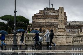 Tiber Banks Closed Due To Flooding - Rome