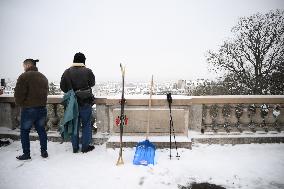 Slip Under Snow in Montmartre - Paris