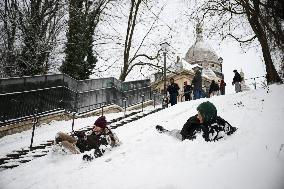 Slip Under Snow in Montmartre - Paris