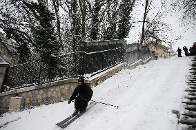 Slip Under Snow in Montmartre - Paris