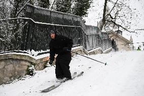 Slip Under Snow in Montmartre - Paris